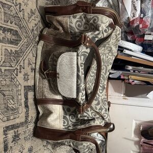 Myra traveler bag